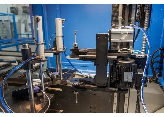 CNC-43 SINGLE HEAD PROGRAMMABLE CORNER CLEANER Internal Detail