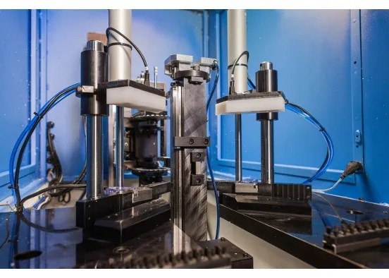 CNC-43 SINGLE HEAD PROGRAMMABLE CORNER CLEANER Tool Post Detail